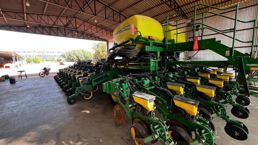 Plantadeira John Deere DB74
